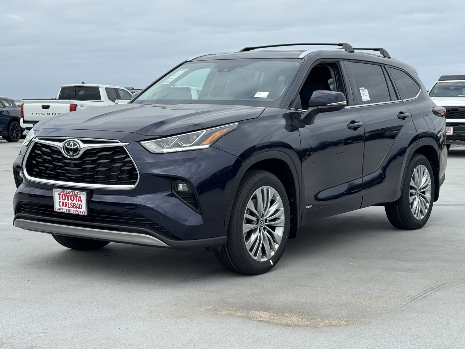New 2026 Toyota Highlander Platinum AWD/4WD image 12