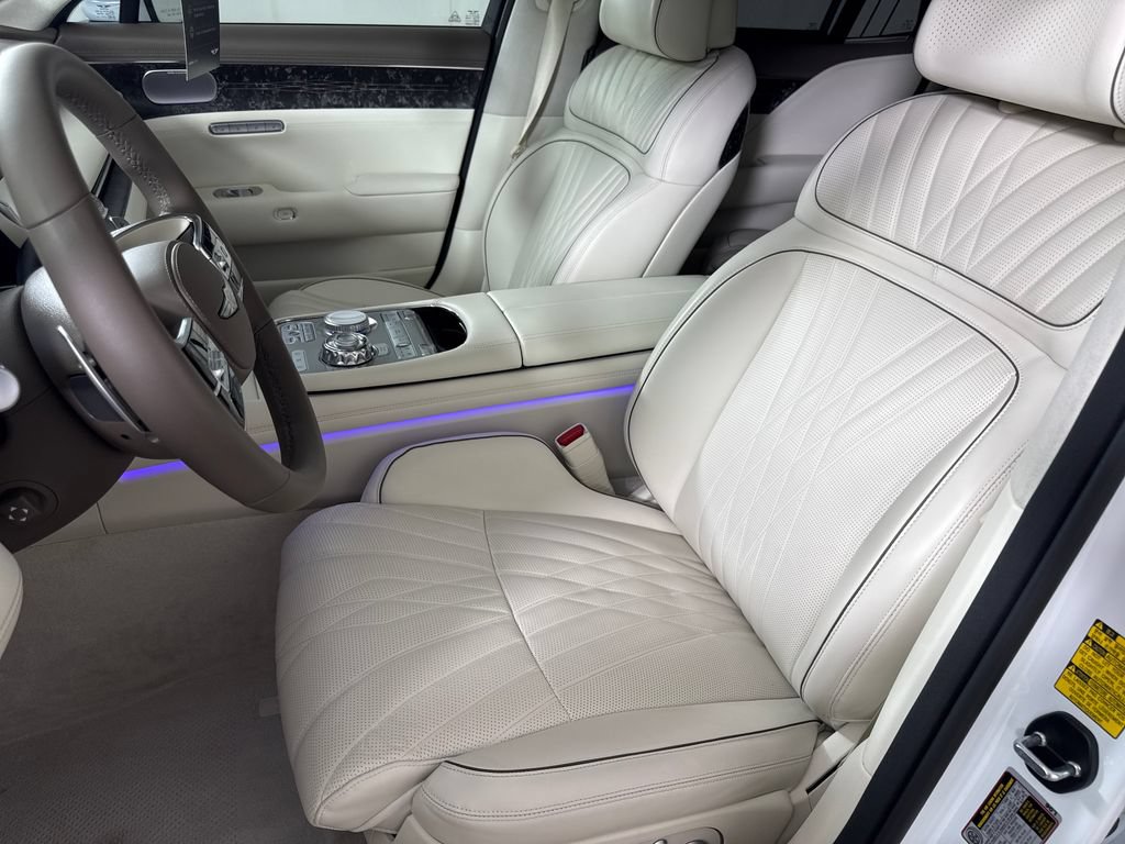 Used 2025 Genesis G90 3.5T AWD/4WD image 12