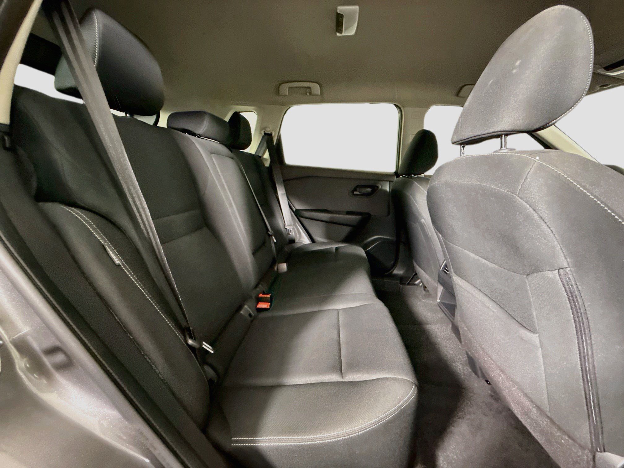 Used 2023 Nissan Rogue S FWD image 27