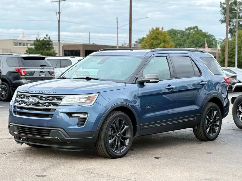 Used 2019 Ford Explorer XLT w/ Equipment Group 202A AWD/4WD image 40