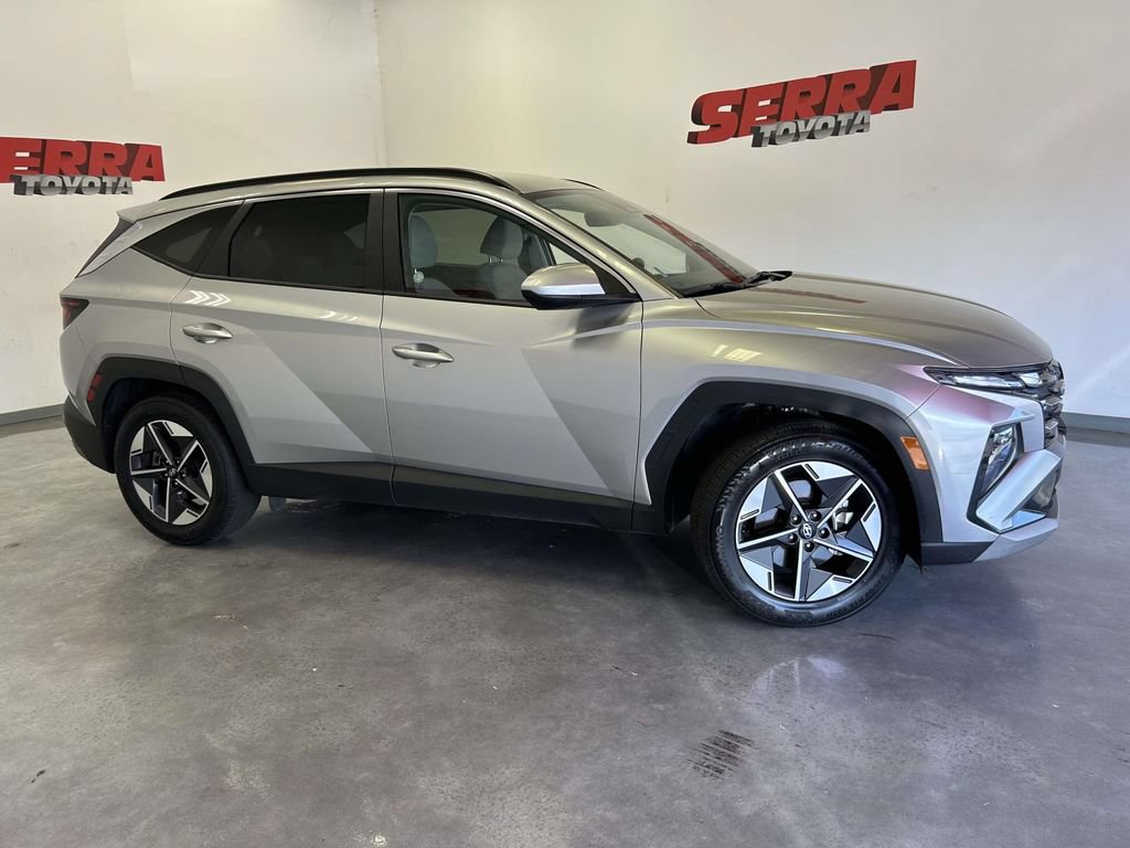 Used 2025 Hyundai Tucson SEL FWD image 2