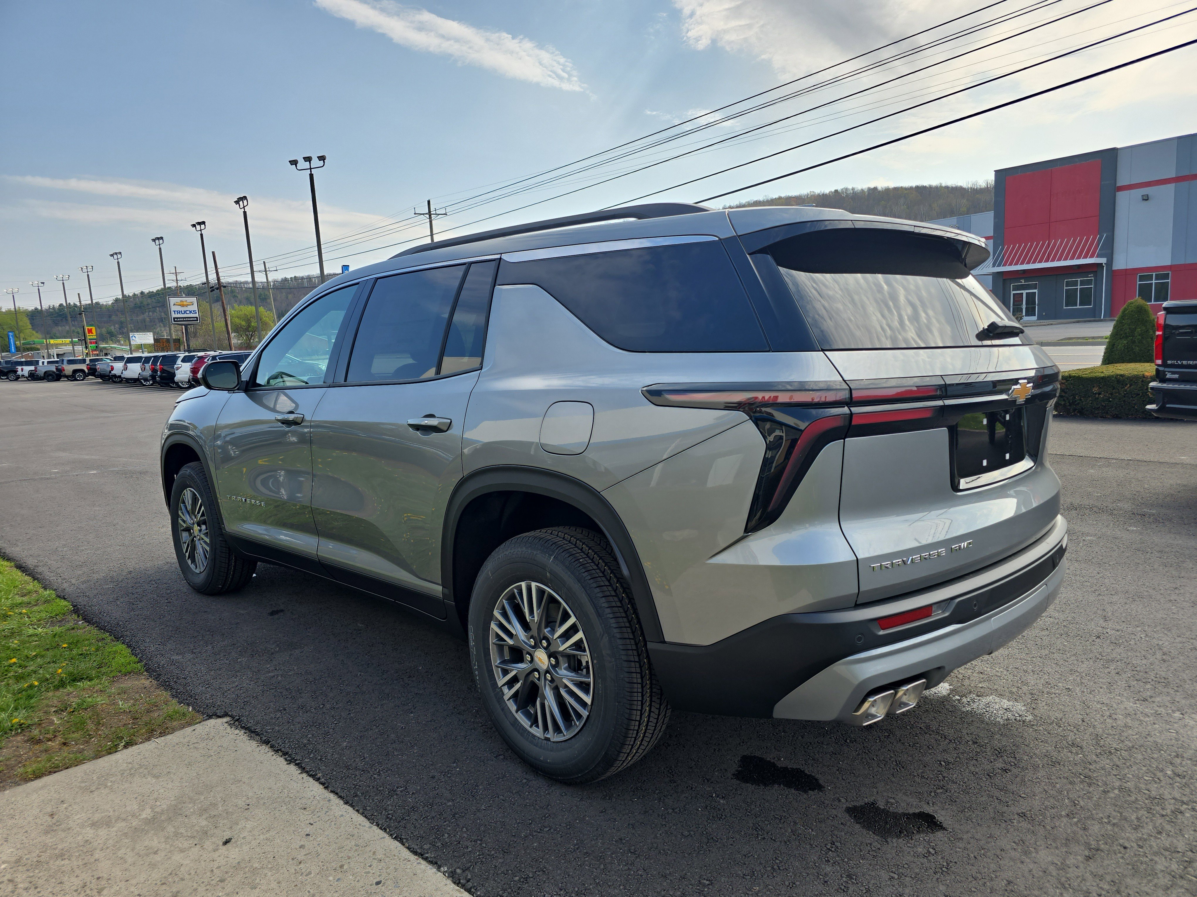 New 2026 Chevrolet Traverse LT AWD/4WD image 6