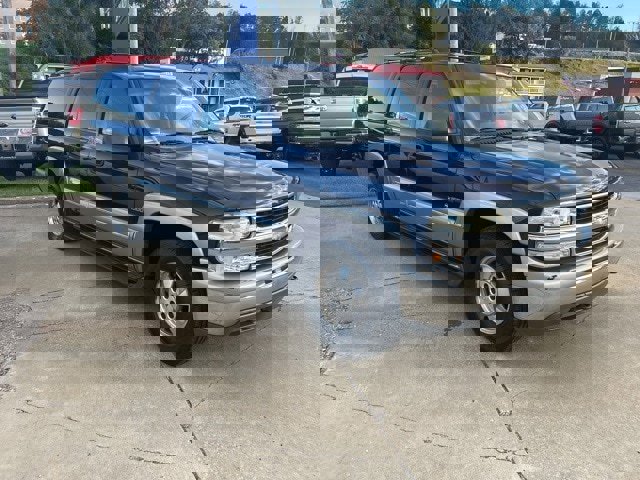 Used 2000 Chevrolet Suburban LS w/ LS Preferred Equipment Group image 15