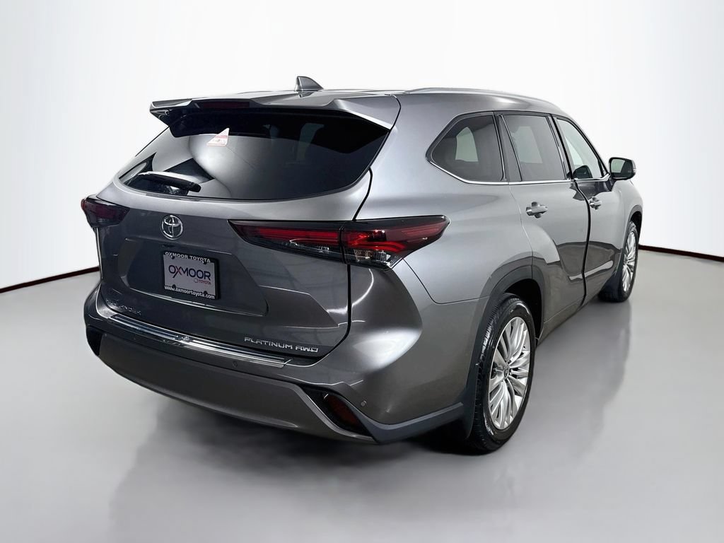 Certified 2025 Toyota Highlander Platinum AWD/4WD image 7