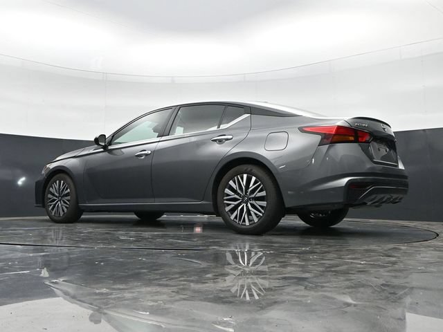 Used 2025 Nissan Altima 2.5 SV FWD image 42