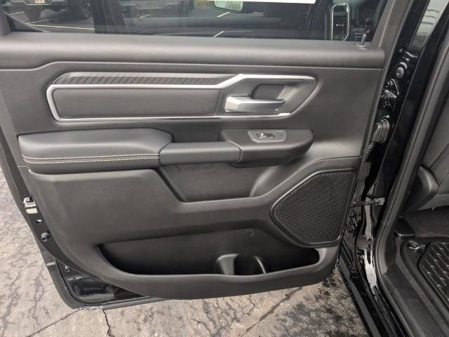 New 2026 RAM 1500 4x4 Crew Cab image 11