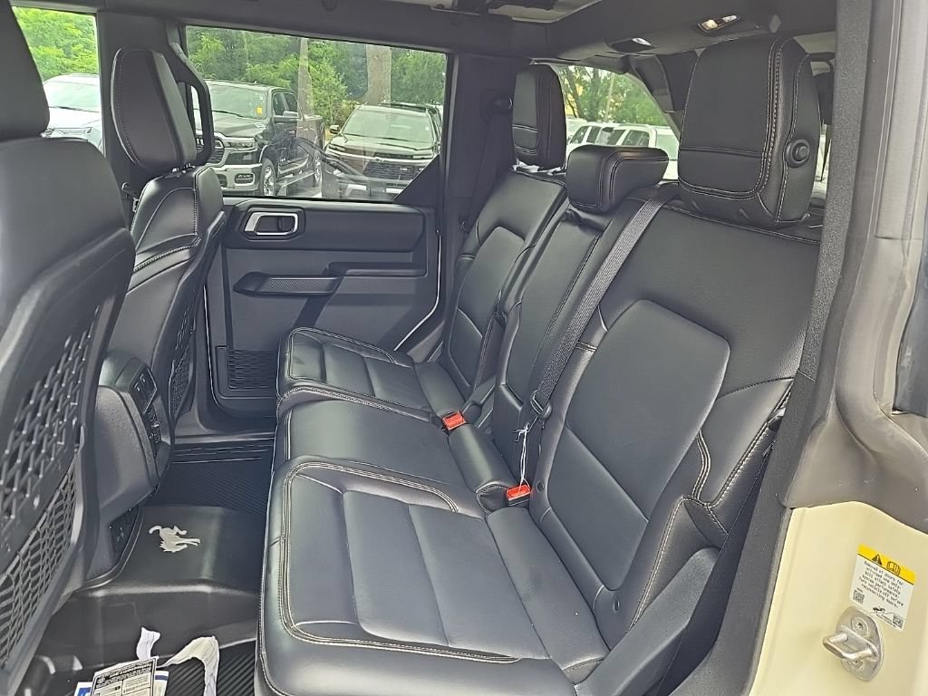 Used 2025 Ford Bronco Badlands AWD/4WD image 15