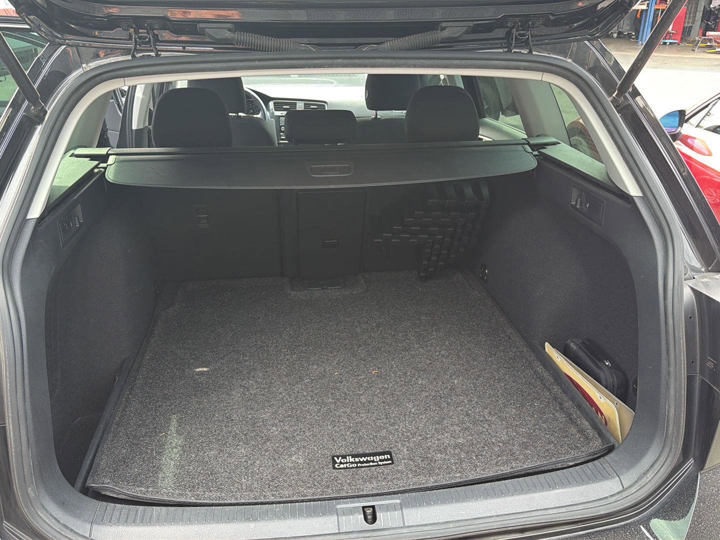 Used 2019 Volkswagen Golf S w/ Driver Assistance Package image 13