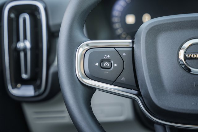 New 2026 Volvo XC40 B5 Plus w/ Protection Package Premier image 31