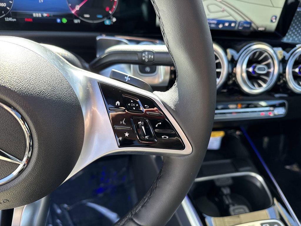 Certified 2025 Mercedes-Benz GLB 250 4MATIC image 20