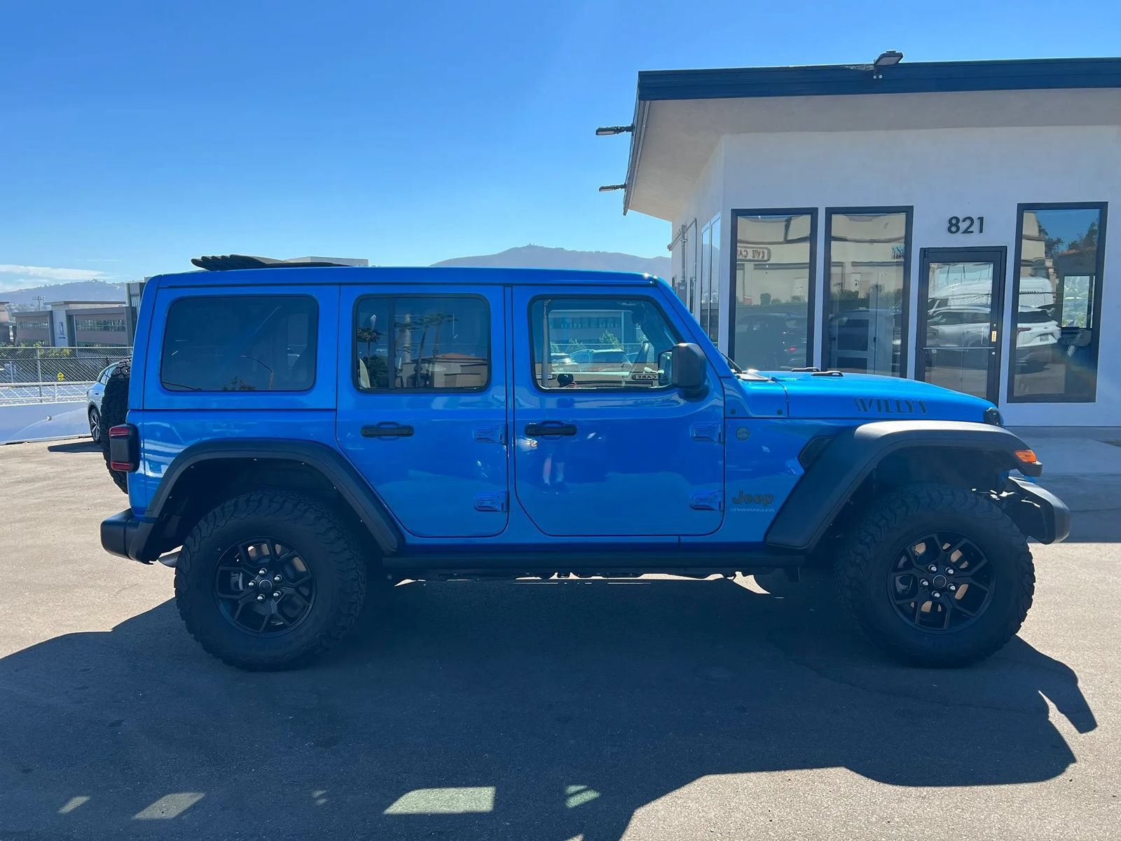 Used 2024 Jeep Wrangler Unlimited AWD/4WD image 5