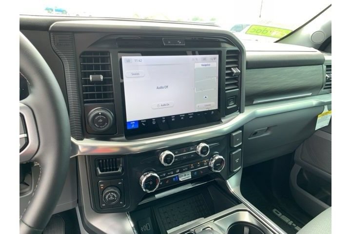 Used 2025 Ford F150 Lariat w/ Equipment Group 502A High AWD/4WD image 16