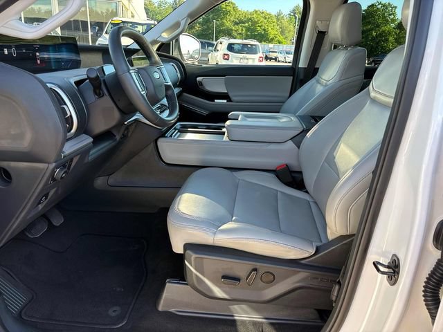 Used 2025 Ford Expedition Active AWD/4WD image 10