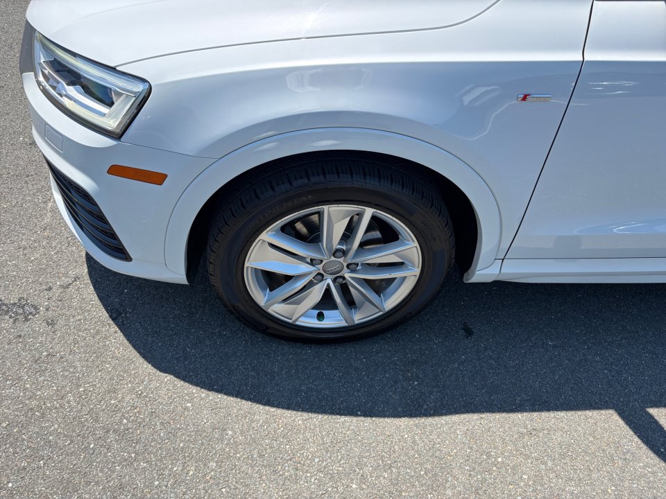 Used 2018 Audi Q3 2.0T Premium Plus w/ Premium Plus Package AWD/4WD image 27