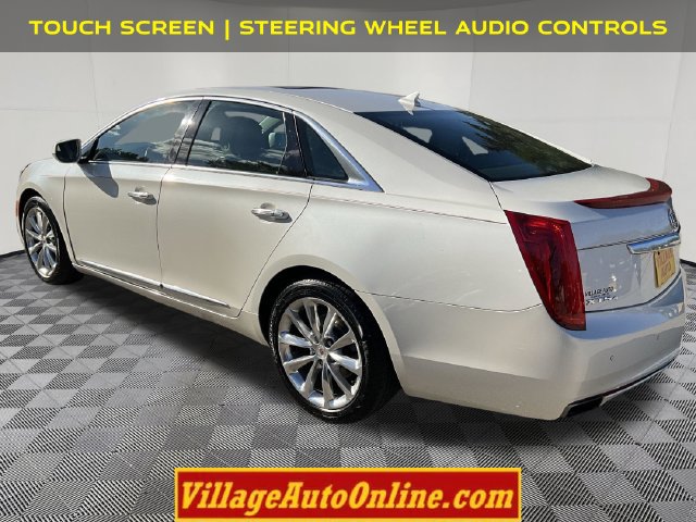 Used 2013 Cadillac XTS Premium AWD/4WD image 2