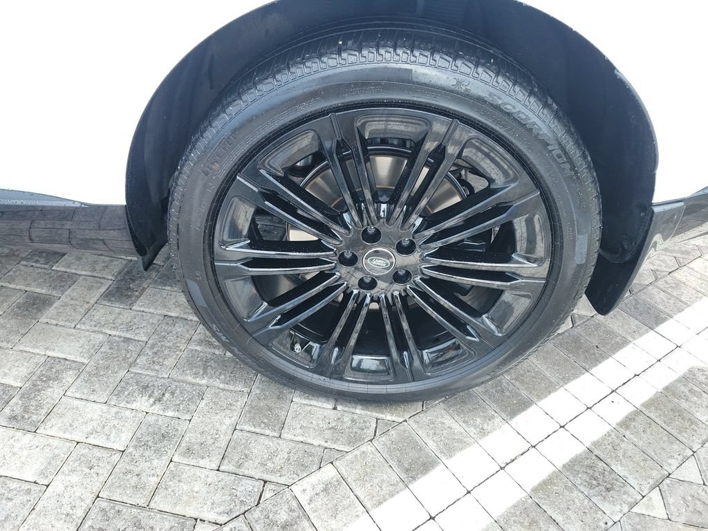 Certified 2025 Land Rover Range Rover SE AWD/4WD image 14