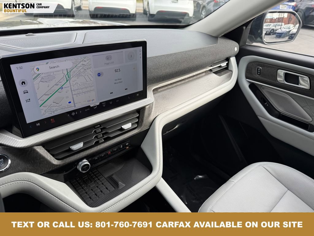 Used 2025 Ford Explorer Platinum w/ LUX Leather Package image 21