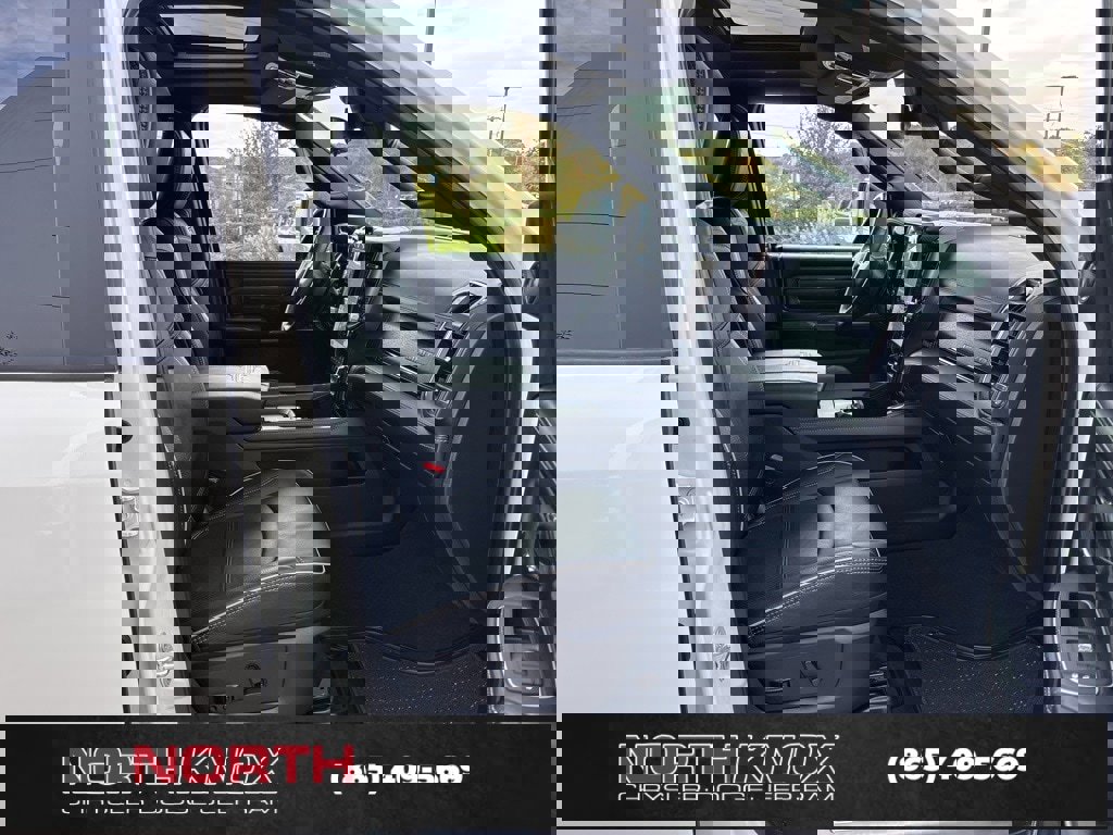 Used 2024 RAM 3500 Limited image 33