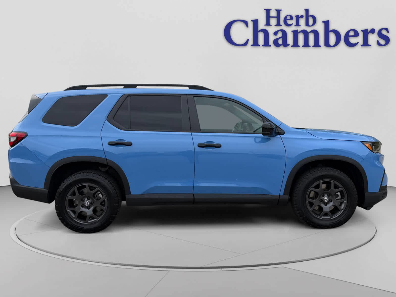 Used 2025 Honda Pilot TrailSport image 12