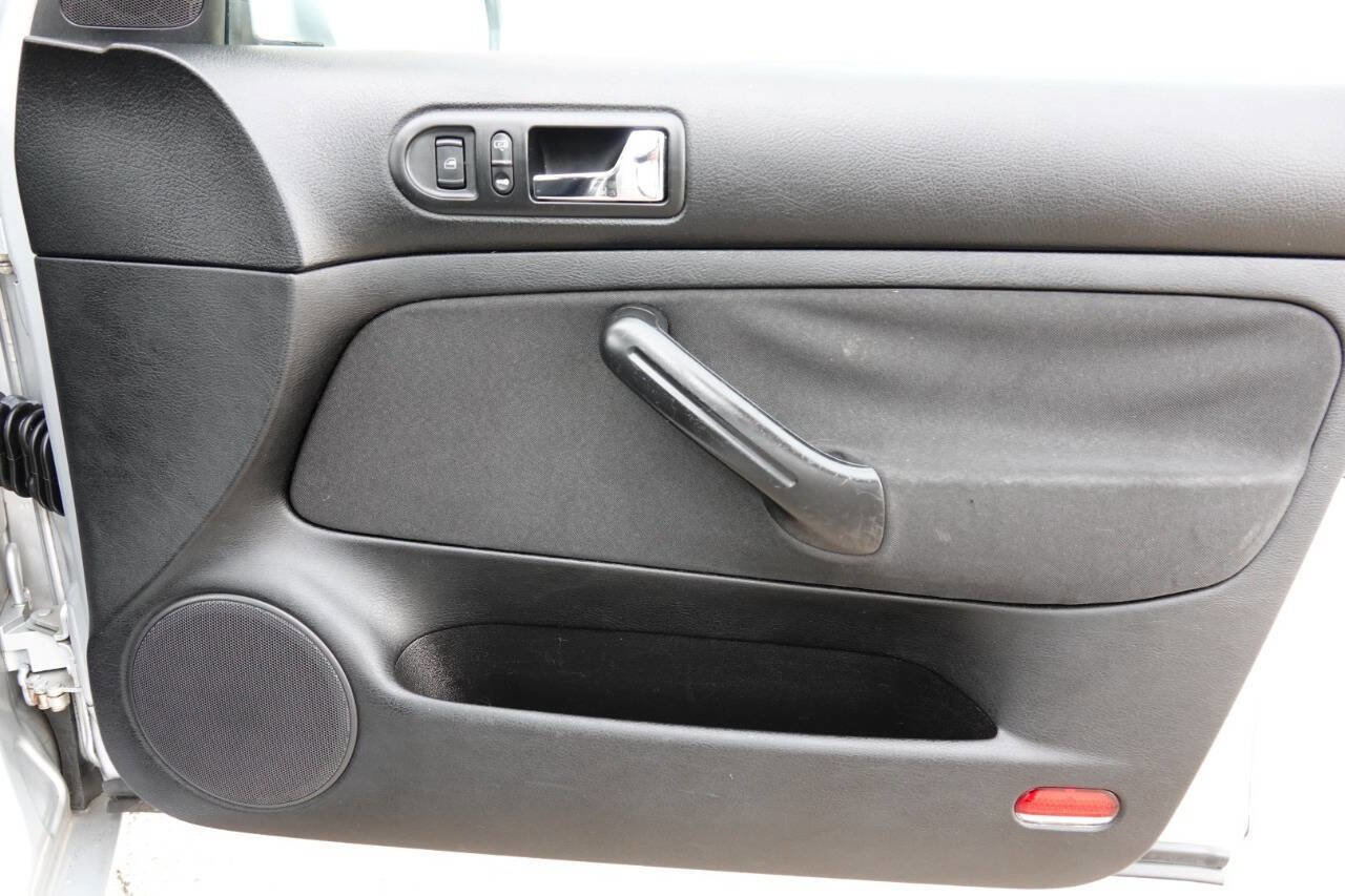 Used 2005 Volkswagen Golf GL image 55