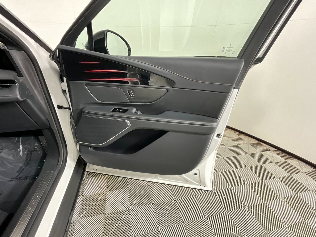 Certified 2024 Lincoln Nautilus Premier w/ Jet Appearance Package image 21