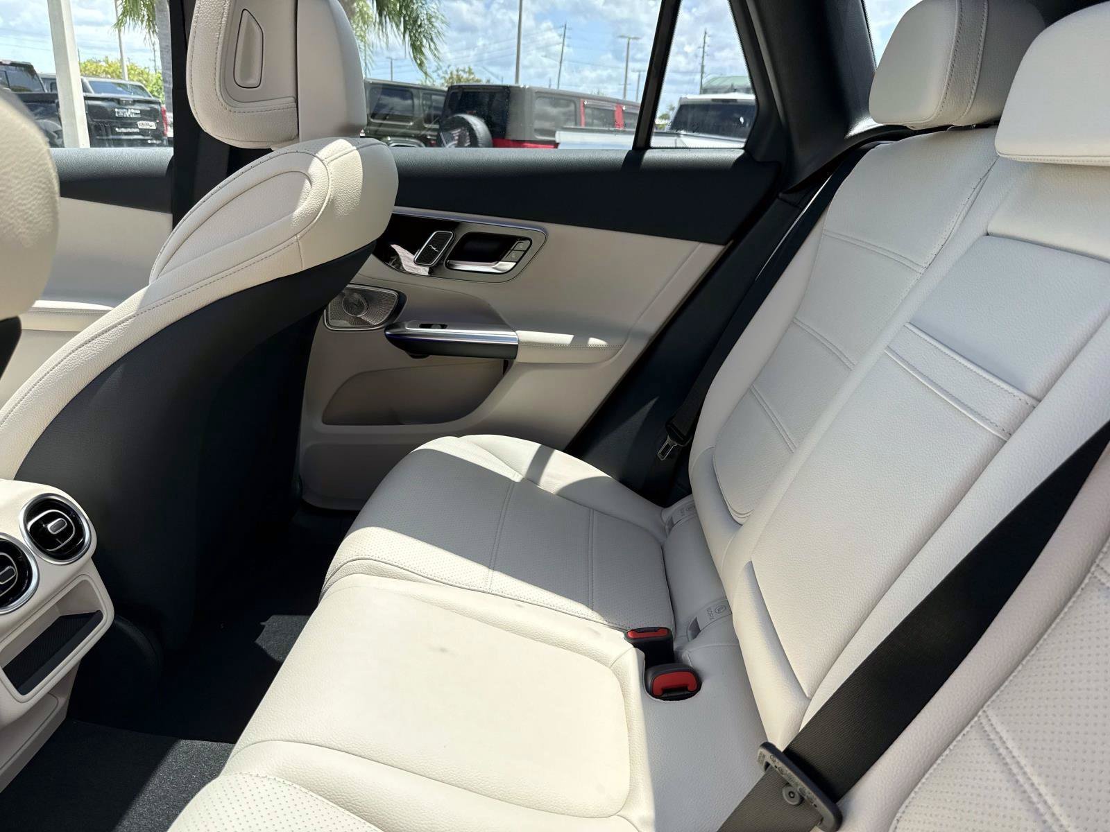 New 2027 Mercedes-Benz GLC 300 image 13