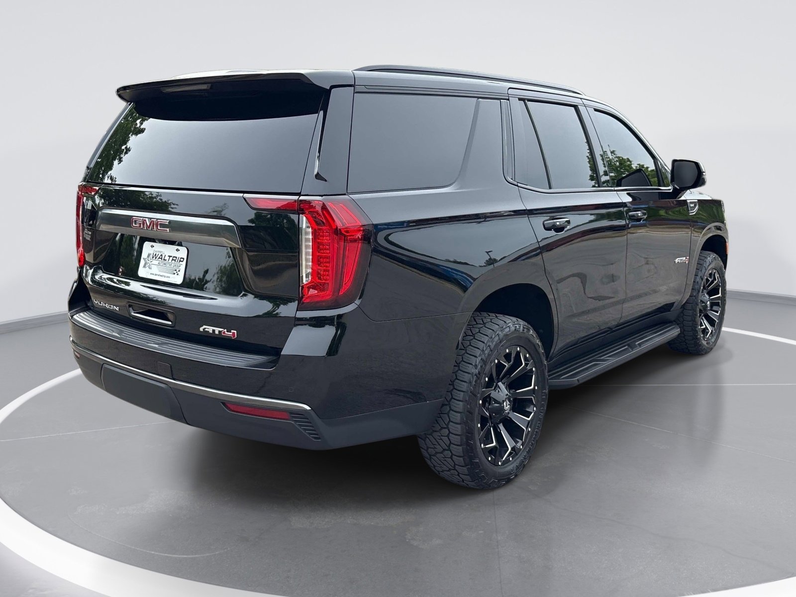 Certified 2021 GMC Yukon AT4 w/ Rear Media and Nav Package AWD/4WD image 8