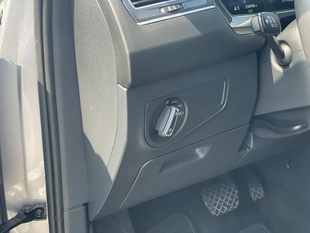 Used 2024 Volkswagen Tiguan SE FWD image 18