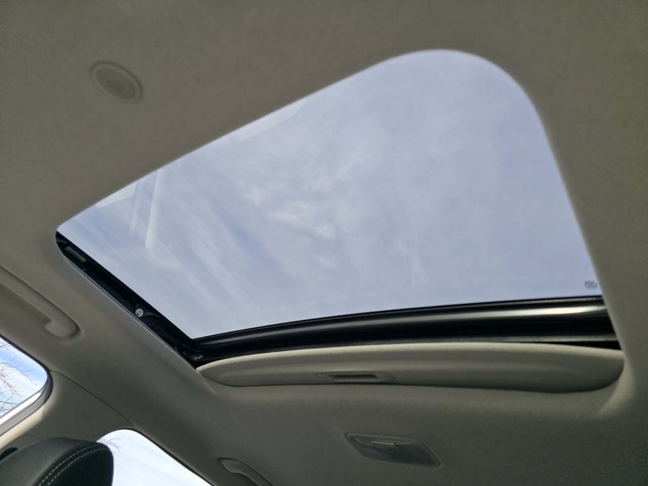 Used 2025 Hyundai Venue SEL image 3