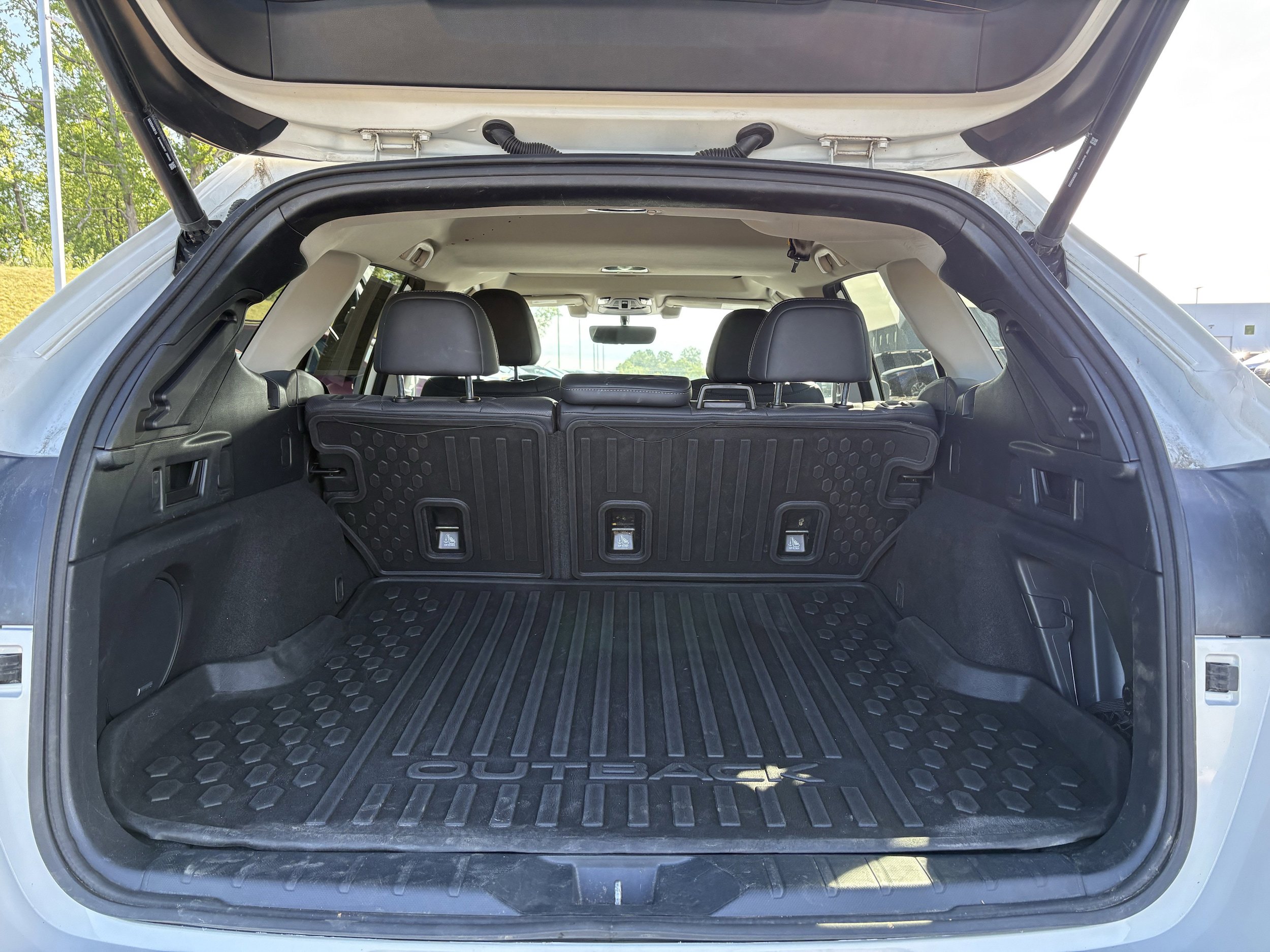 Used 2020 Subaru Outback Limited AWD/4WD image 12