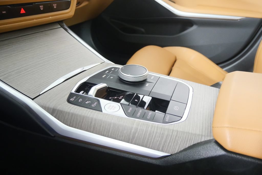 Certified 2025 BMW 330i Sedan RWD image 25