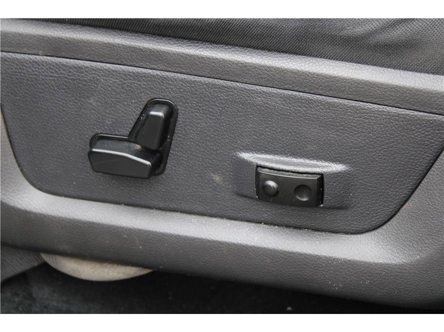 Used 2011 RAM 2500 SLT image 10