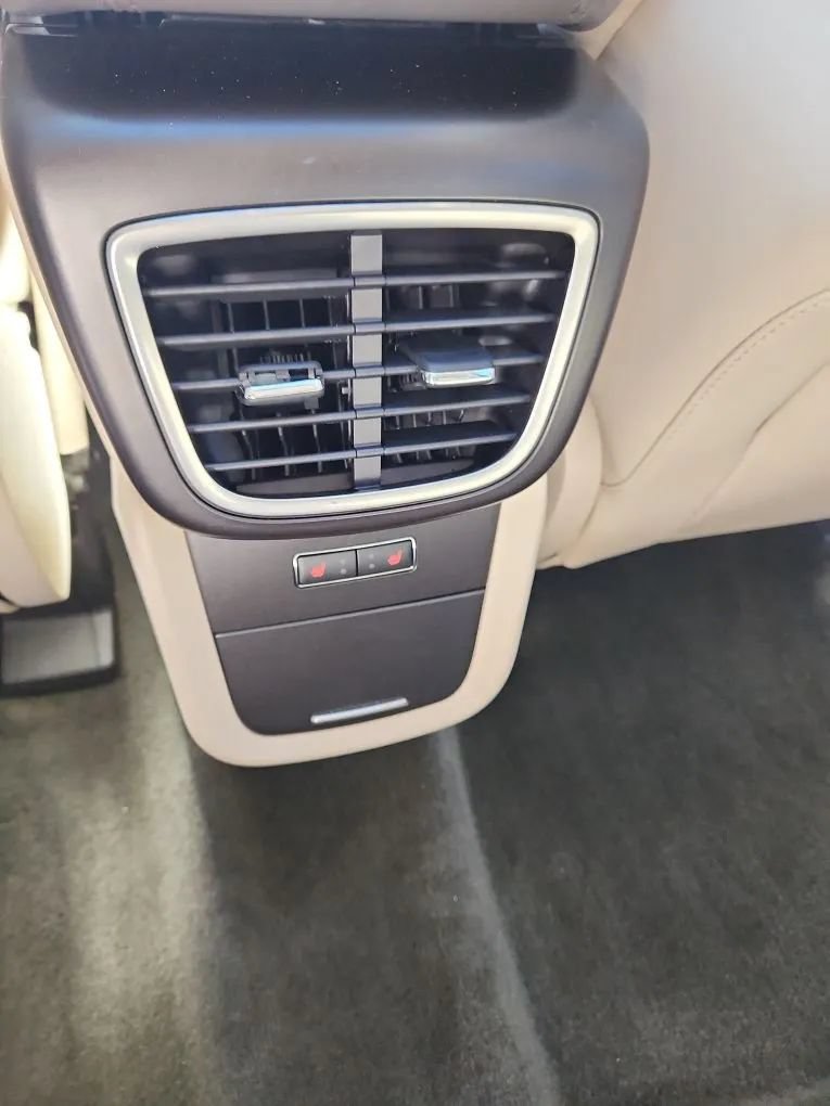 Used 2018 Lincoln MKX Reserve FWD image 18