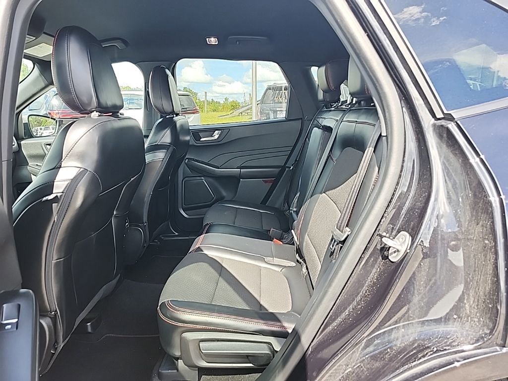 Used 2023 Ford Escape ST-Line FWD image 18