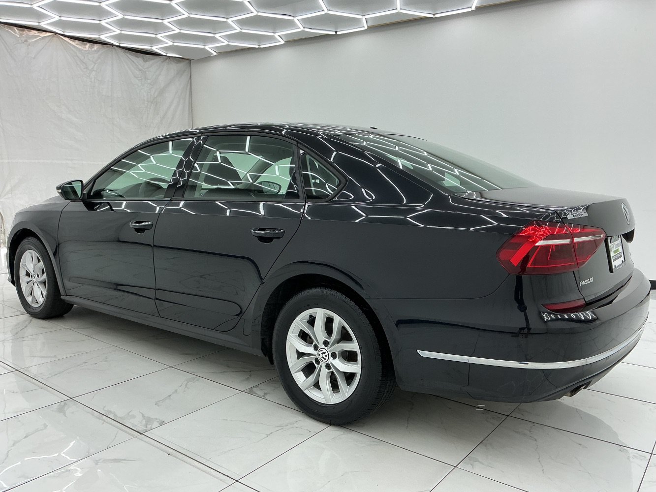 Used 2018 Volkswagen Passat 2.0T S w/ Driver Assistance Package FWD image 12