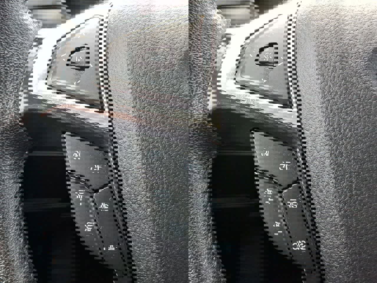 Used 2024 Ford Edge SEL image 23