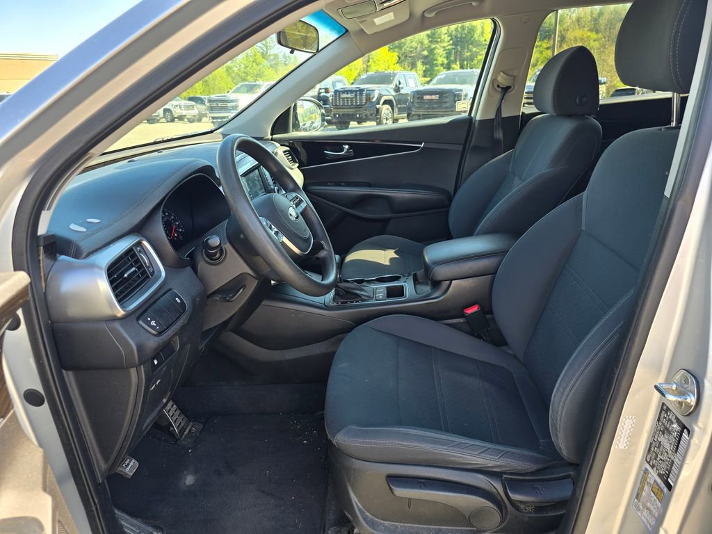 Used 2019 Kia Sorento L FWD image 4