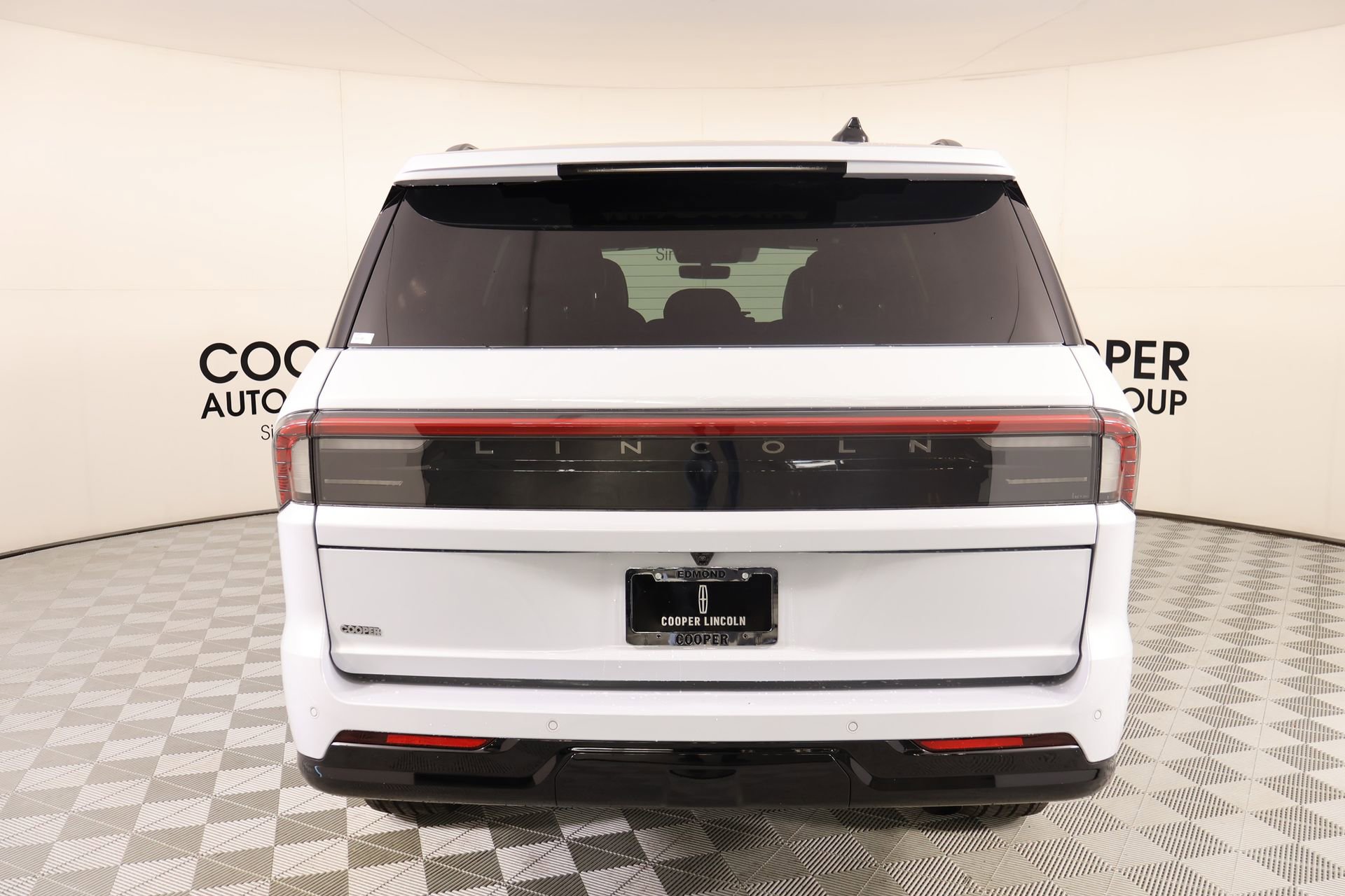 New 2026 Lincoln Navigator Reserve image 23
