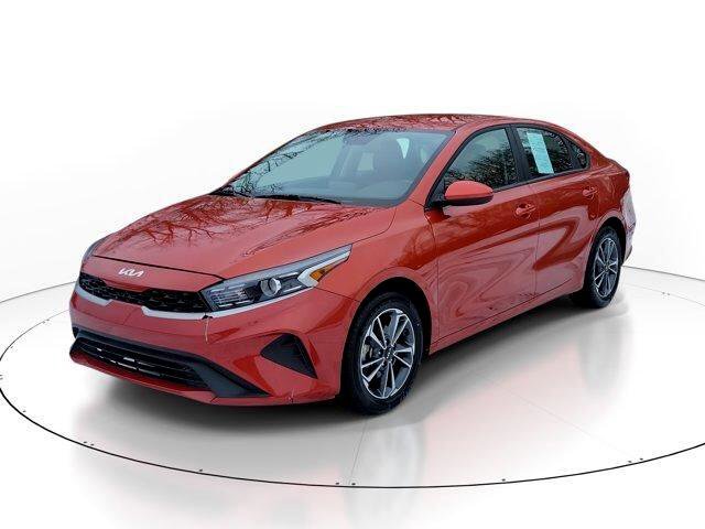 Used 2024 Kia Forte LXS image 2