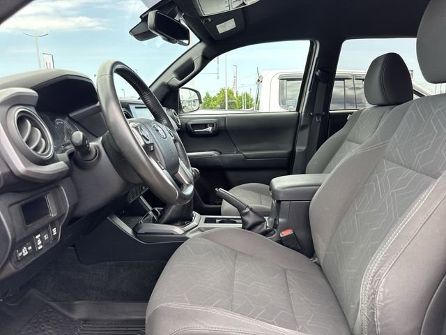 Used 2018 Toyota Tacoma TRD Off-Road AWD/4WD image 13