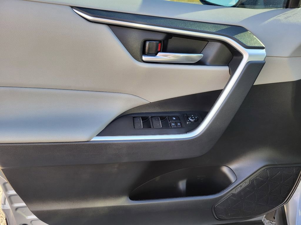 Used 2024 Toyota RAV4 XLE image 18