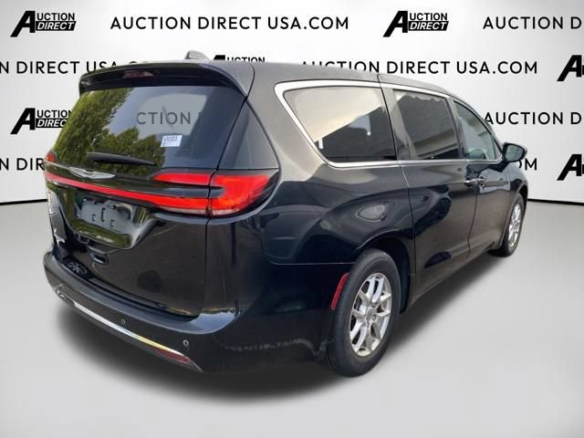 Used 2025 Chrysler Pacifica Select FWD image 6