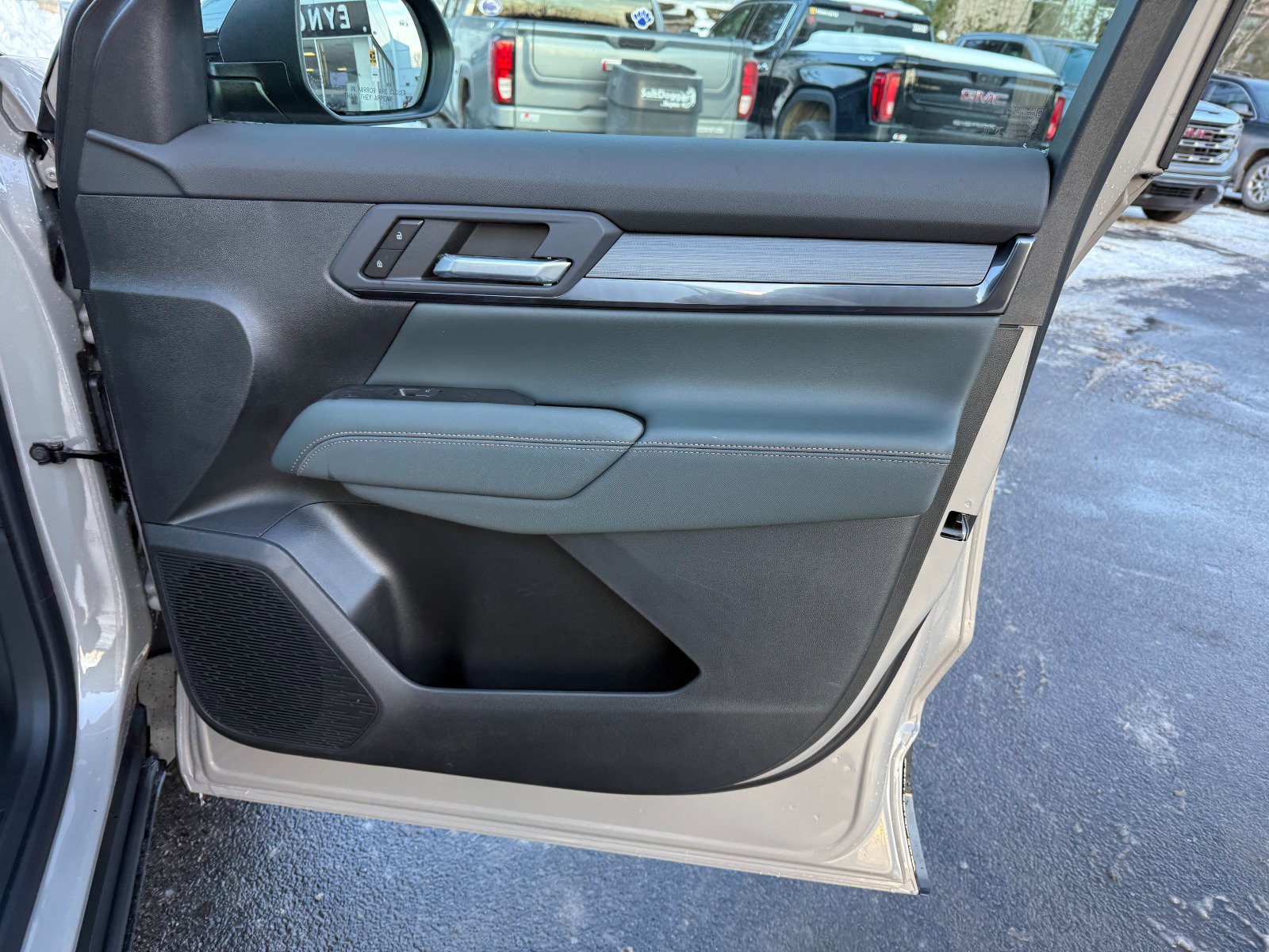 New 2026 GMC Terrain AT4 w/ Convenience Package III image 24