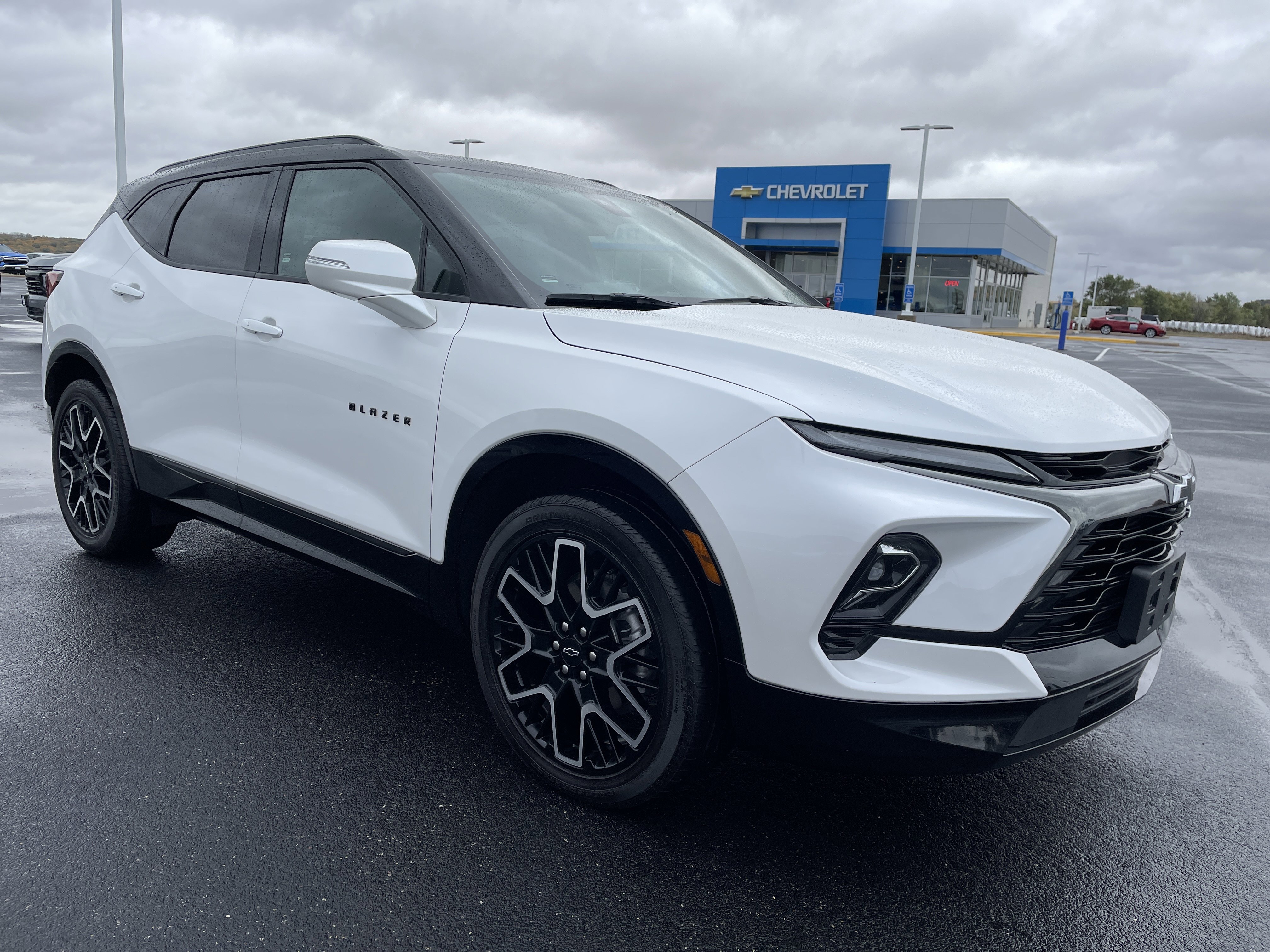 Certified 2024 Chevrolet Blazer RS w/ Driver Confidence II Package image 7