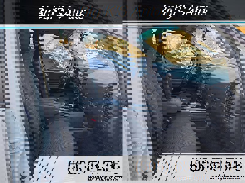 Used 2012 Nissan Titan SV w/ SV Value Truck Pkg image 10