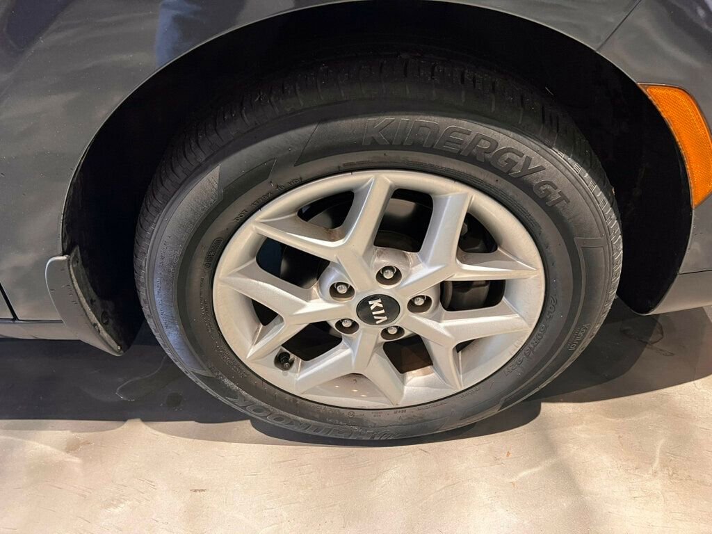 Used 2020 Kia Soul S FWD image 12