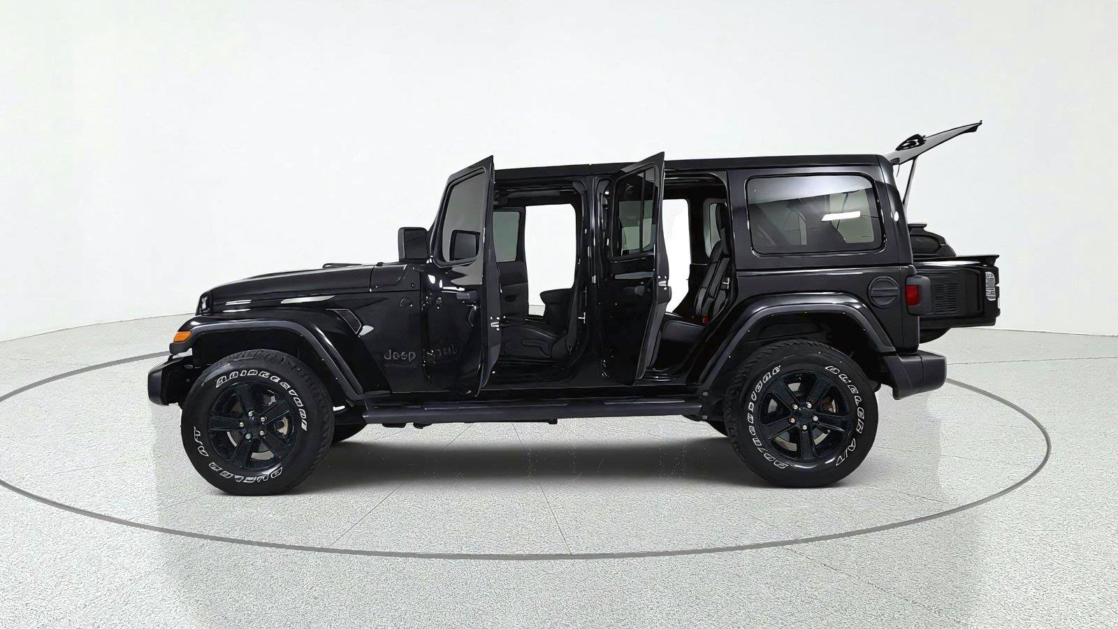 Used 2021 Jeep Wrangler Unlimited Sahara AWD/4WD image 11