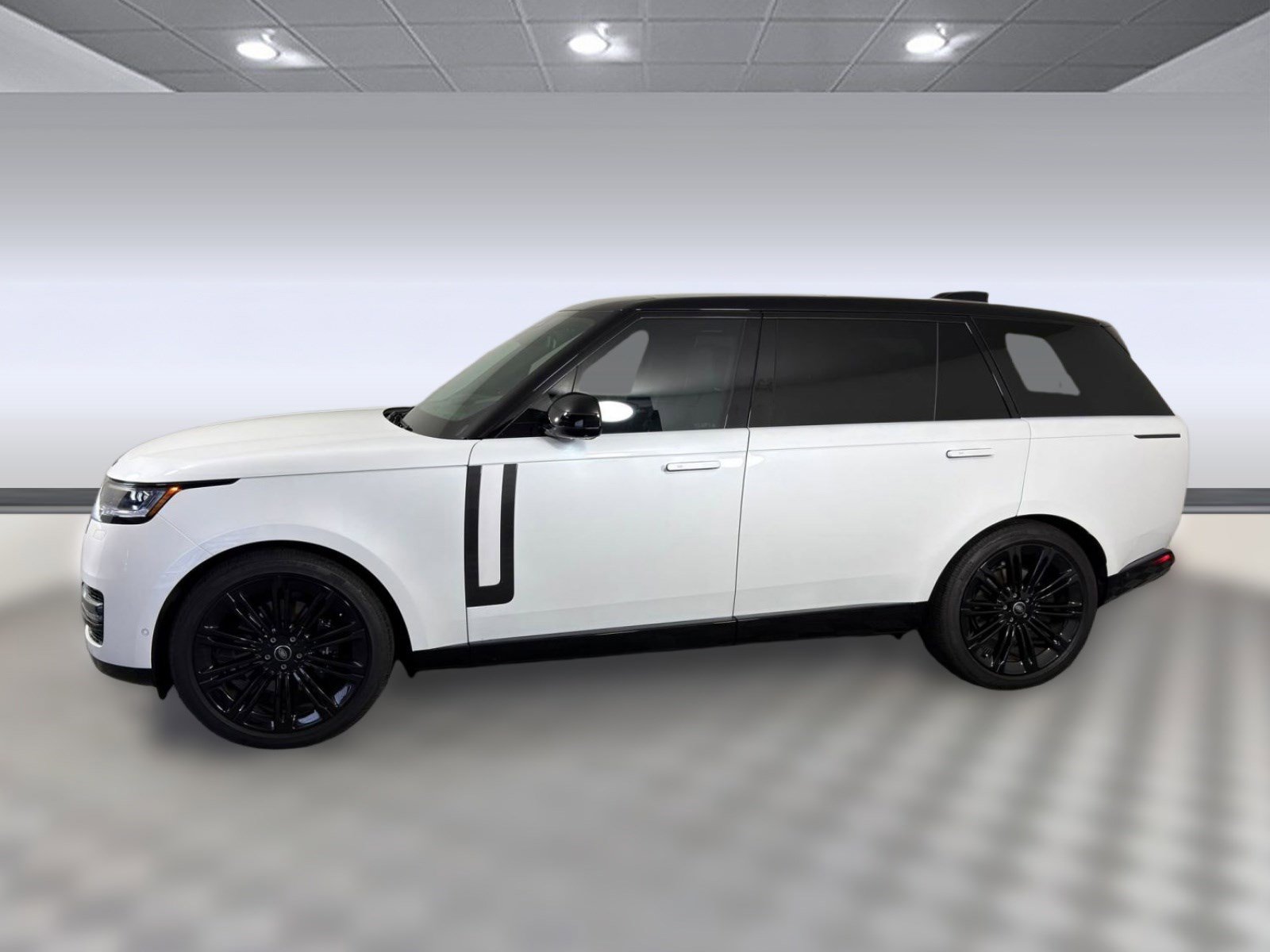 Used 2025 Land Rover Range Rover Long Wheelbase SE image 2