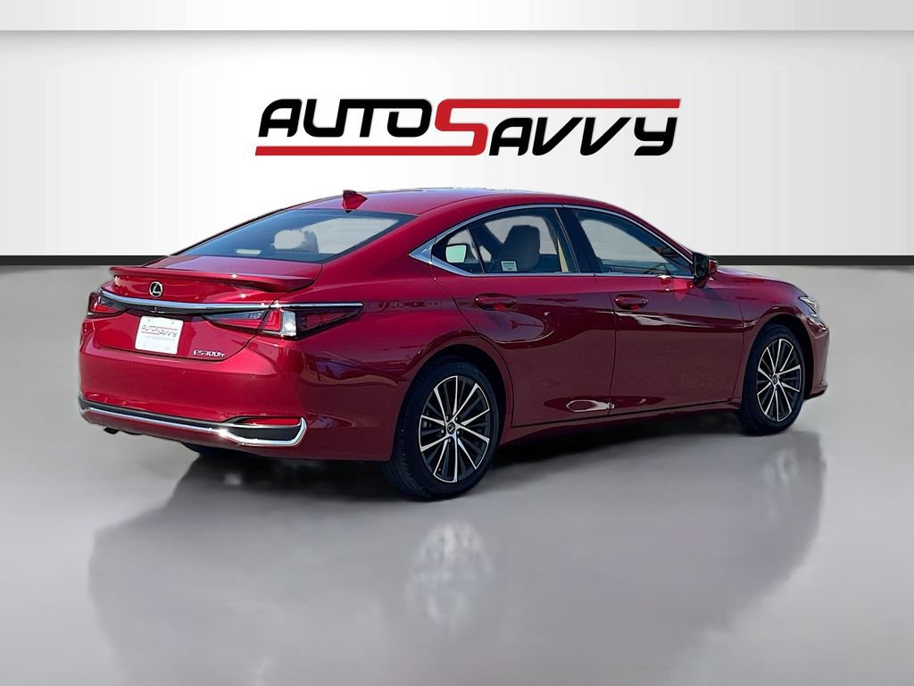 Used 2025 Lexus ES 300h w/ Premium Package FWD image 7