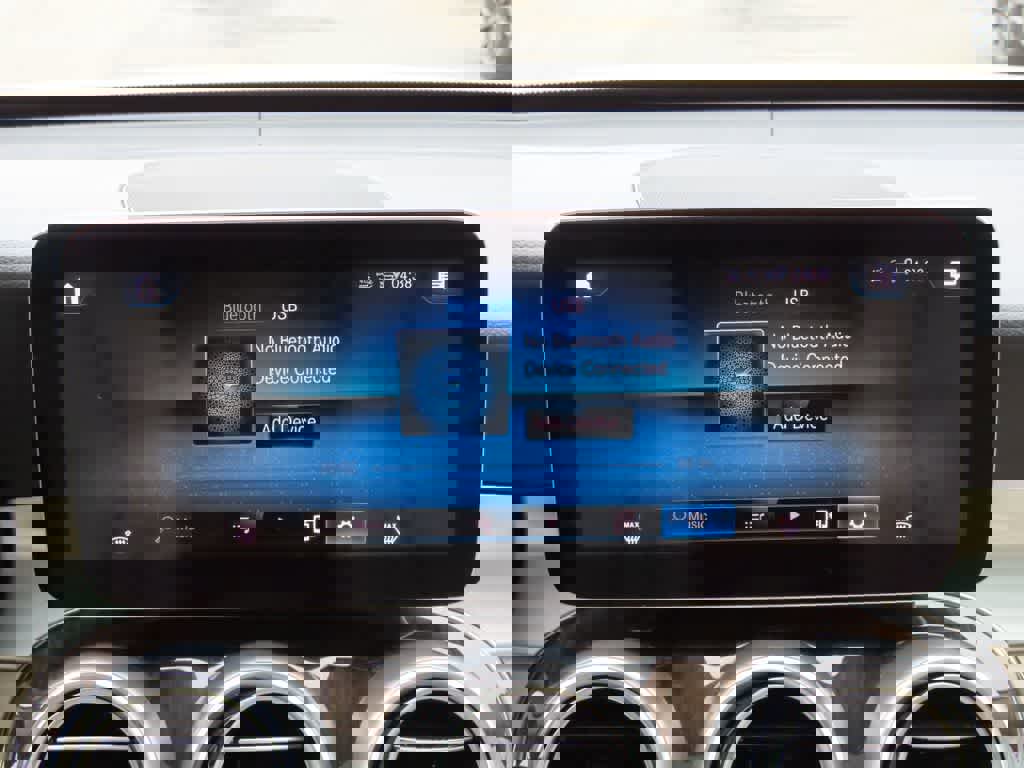 Used 2021 Mercedes-Benz GLC 300 4MATIC image 20